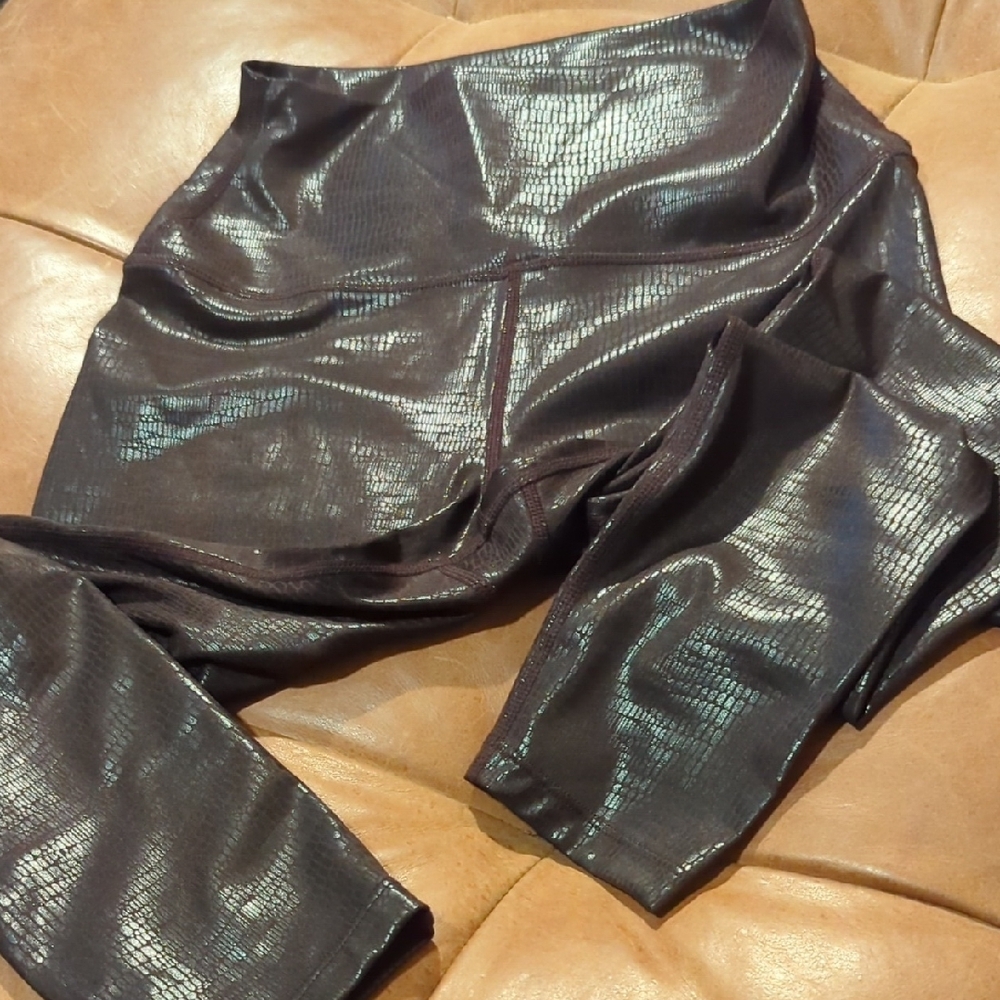 Carbon 38. Brown Crocodile Print Leggings. Full Length. S